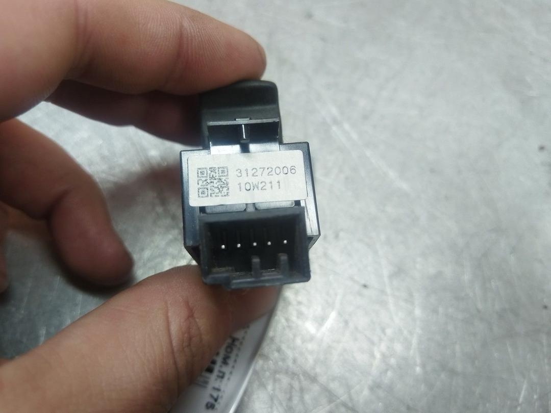 Кнопка стеклоподъемника заднего правого 1C4SPZ Volvo XC70 купить с доставкой