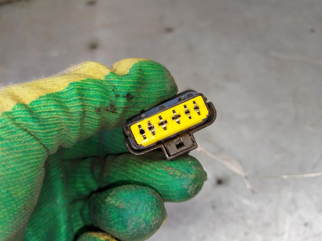 Фишка ZQRA8A Nissan Primera купить