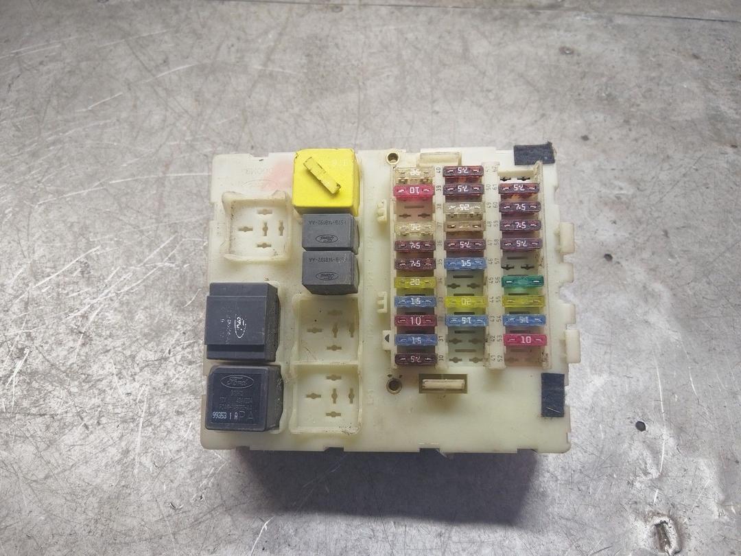 Блок предохранителей 42CE6K Ford Focus купить