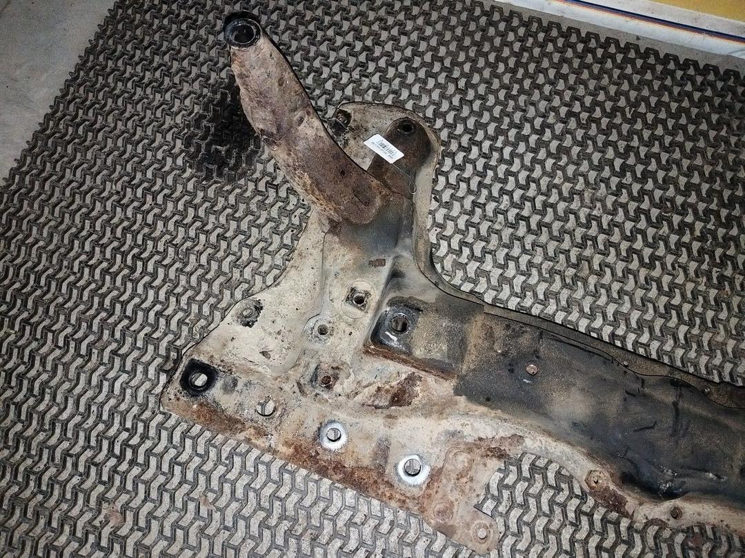 Балка подвески передняя (подрамник) D5GOE3 Alfa Romeo 147 купить