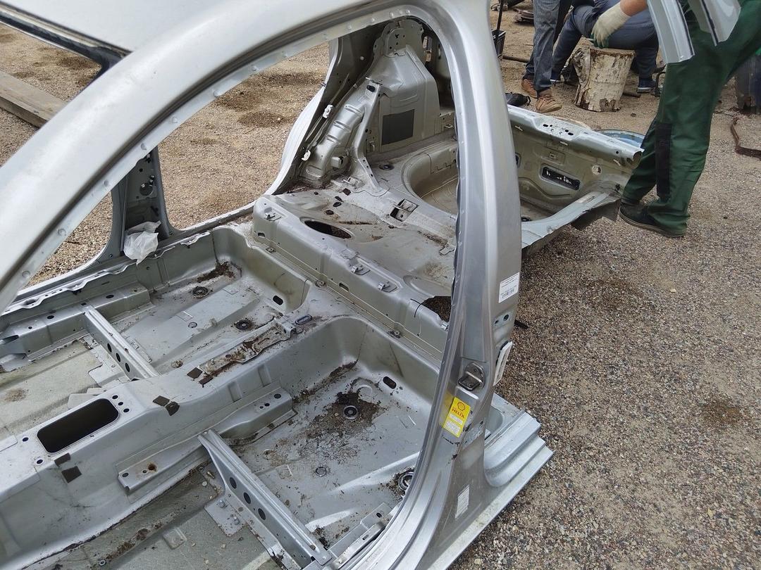 Стойка кузовная центральная левая XMJFPI Volkswagen Polo купить в магазине запчастей бу