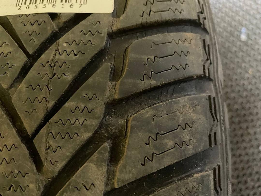 Шина Dunlop 185/65 R15 H7IOK4 H7IOK4 Dunlop купить в магазине запчастей бу