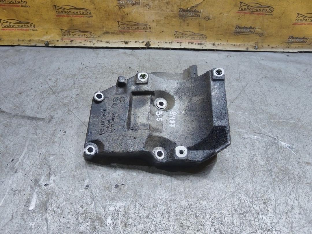 Кронштейн компрессора кондиционера U4GIHA Volkswagen Passat - Фото 1