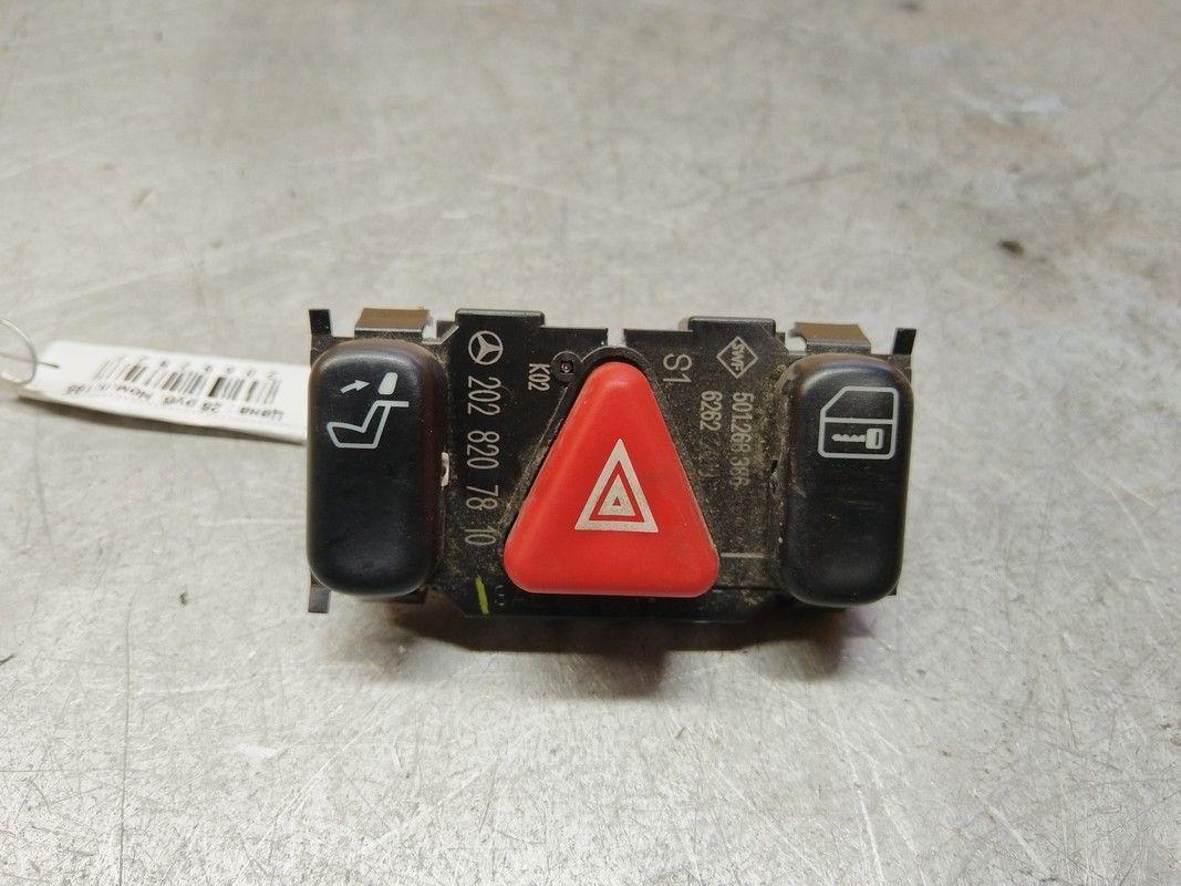 Кнопка аварийной сигнализации YEIM5H Mercedes C W202 купить