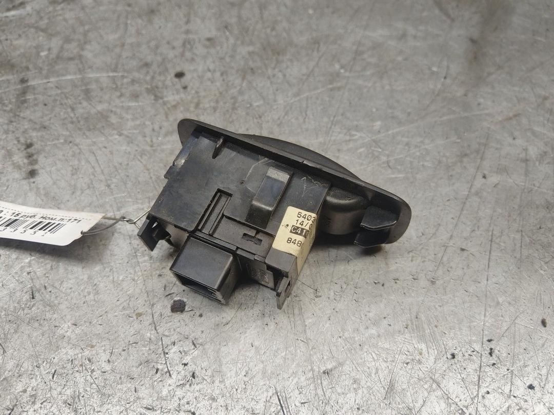 Кнопка стеклоподъемника заднего левого STM2U5 Toyota Corolla - Фото 2