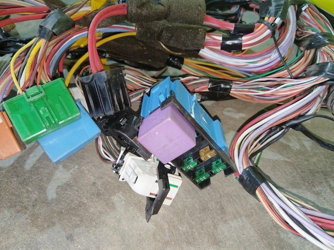 Проводка салона U8WHPO Renault Laguna undefined