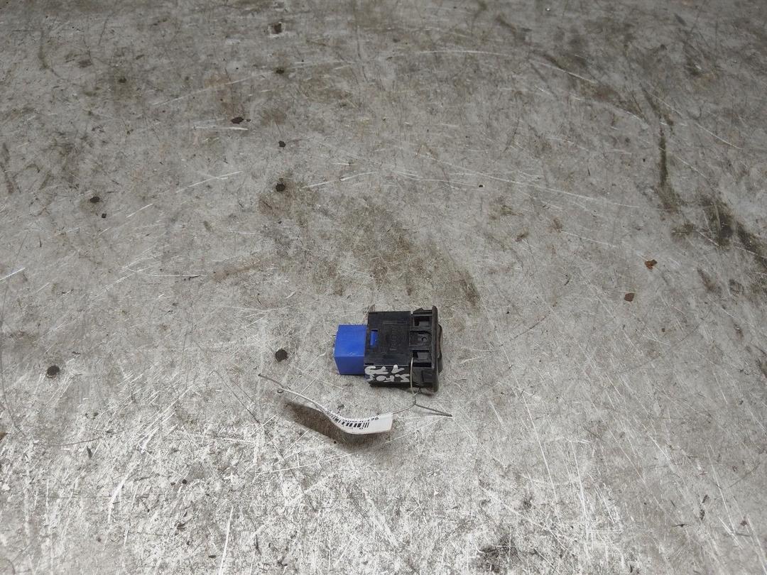 Кнопка подогрева сидений 37F5R1 Subaru Forester купить