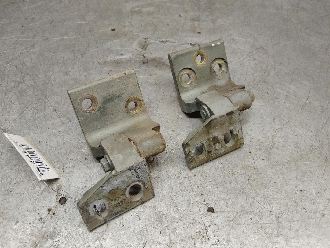 Петля двери передней правой SRZZQV Peugeot Partner купить