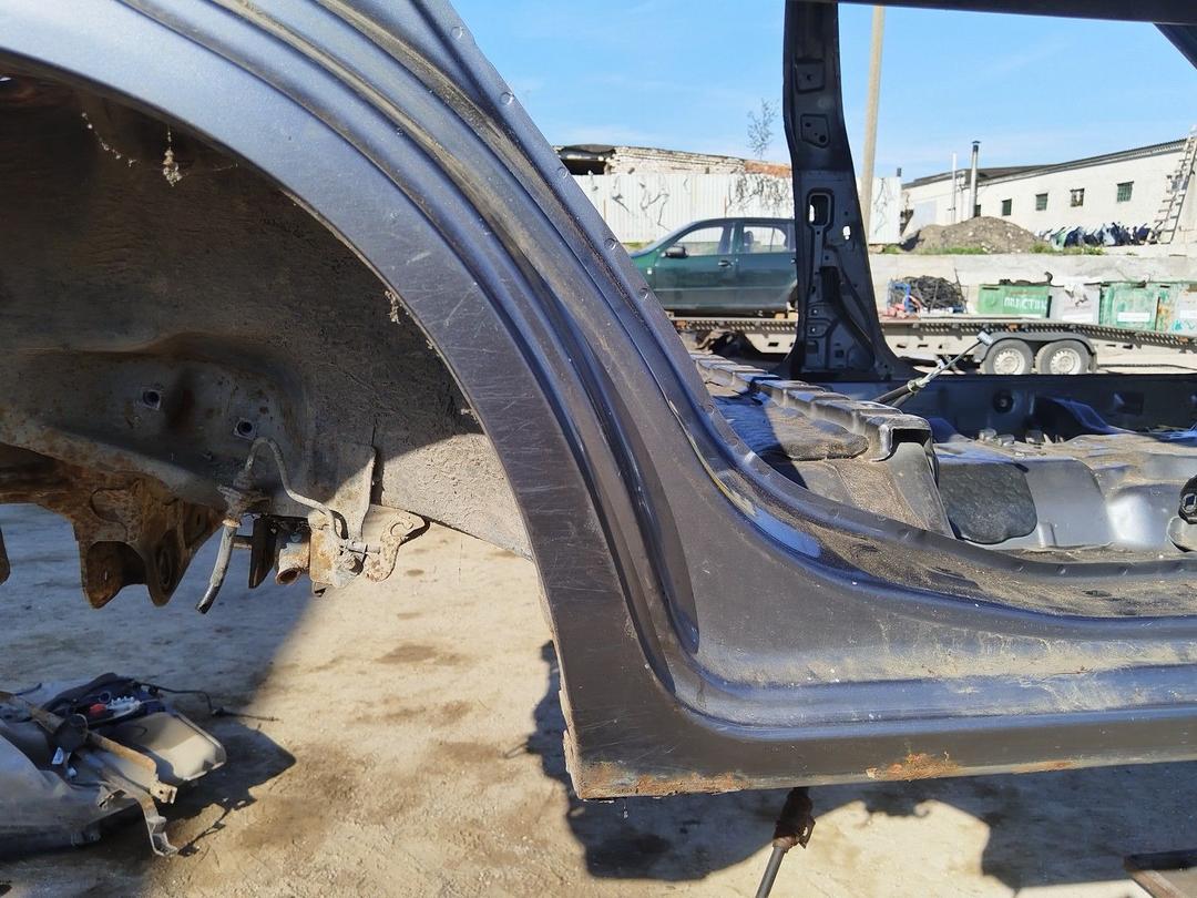 Крыло заднее правое 5GYXHI Volvo V40 купить на авторазборке