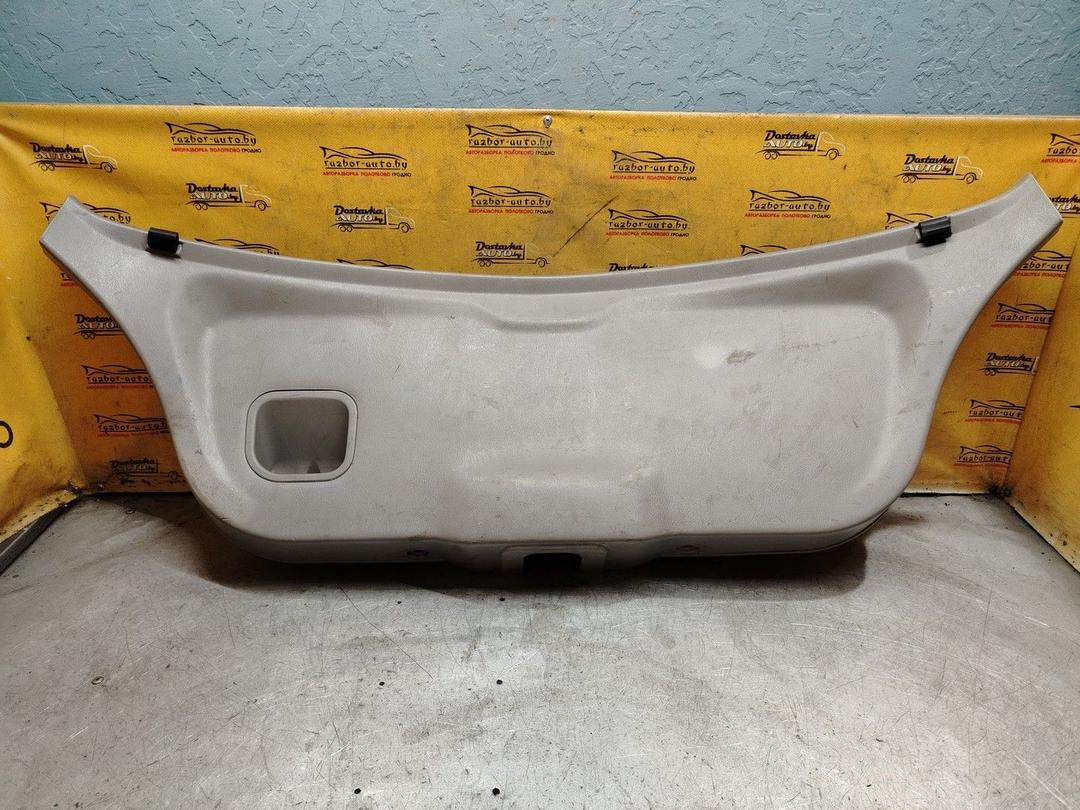 Обшивка крышки багажника Q4H98B Nissan Almera - Фото 1