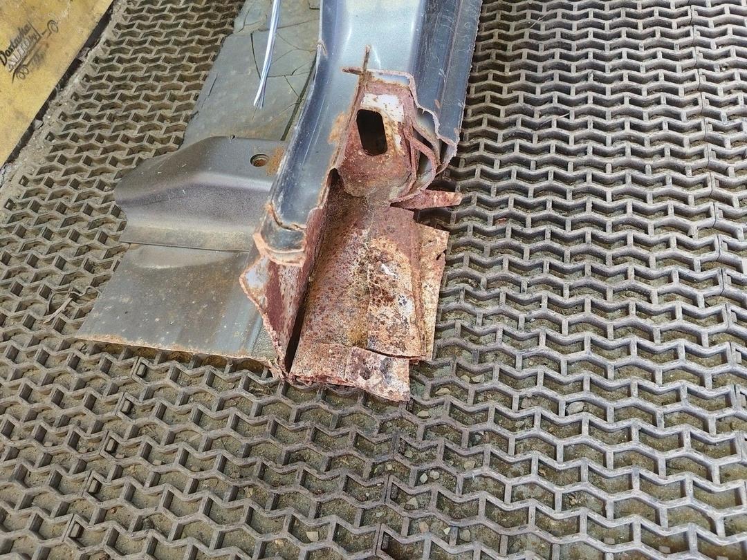 Стойка кузовная центральная левая PM1WQ8 Mitsubishi Space Star купить с доставкой