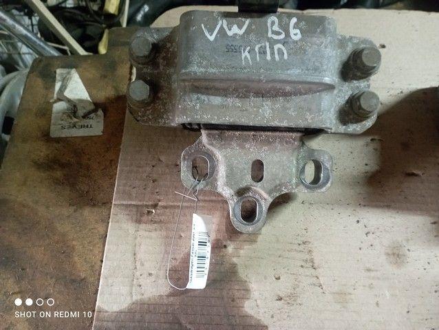 Подушка крепления КПП 2UDFUU Volkswagen Passat