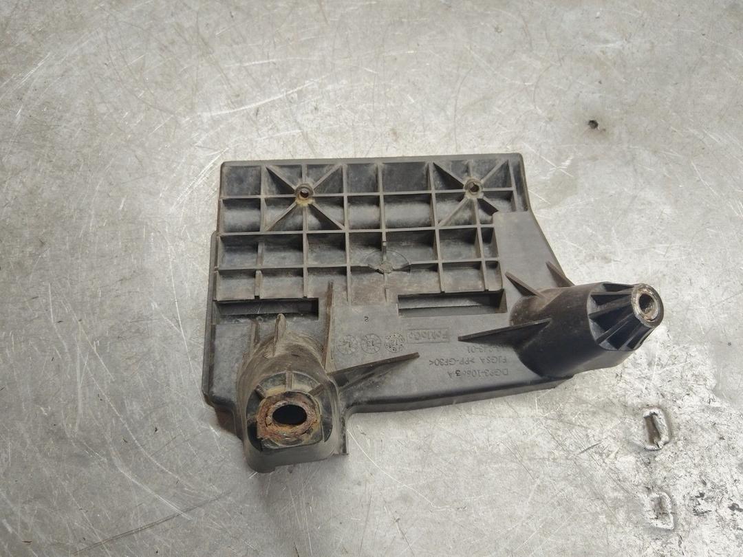 Полка аккумулятора DDD3C7 Ford Fusion купить