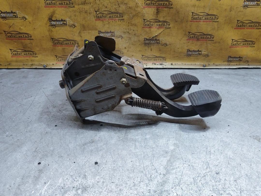 Узел педальный (блок педалей) 9NBME2 Citroen C3 купить с доставкой