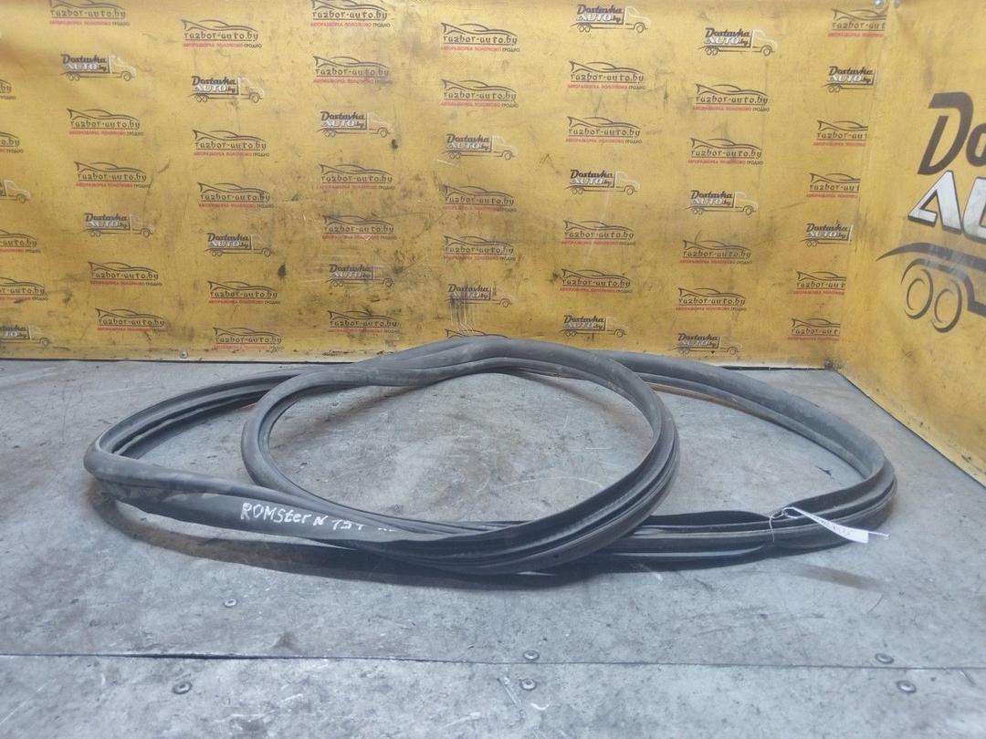 Уплотнитель двери задней левой RXT043 Skoda Roomster - Фото 1