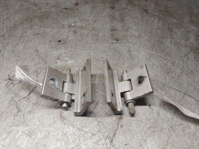 Петля двери передней левой 3YEGNV Volvo V70 - Фото 4