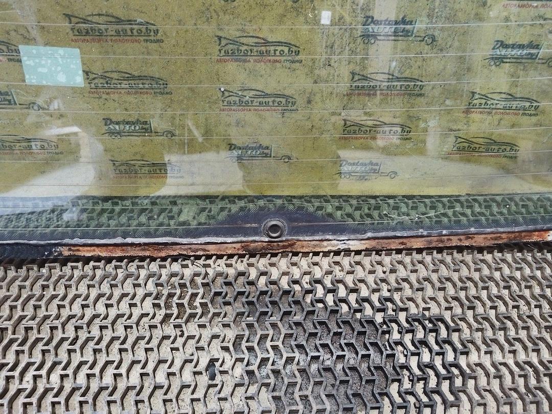 Стекло заднее FUYRZZ Audi A4 купить на авторазборке