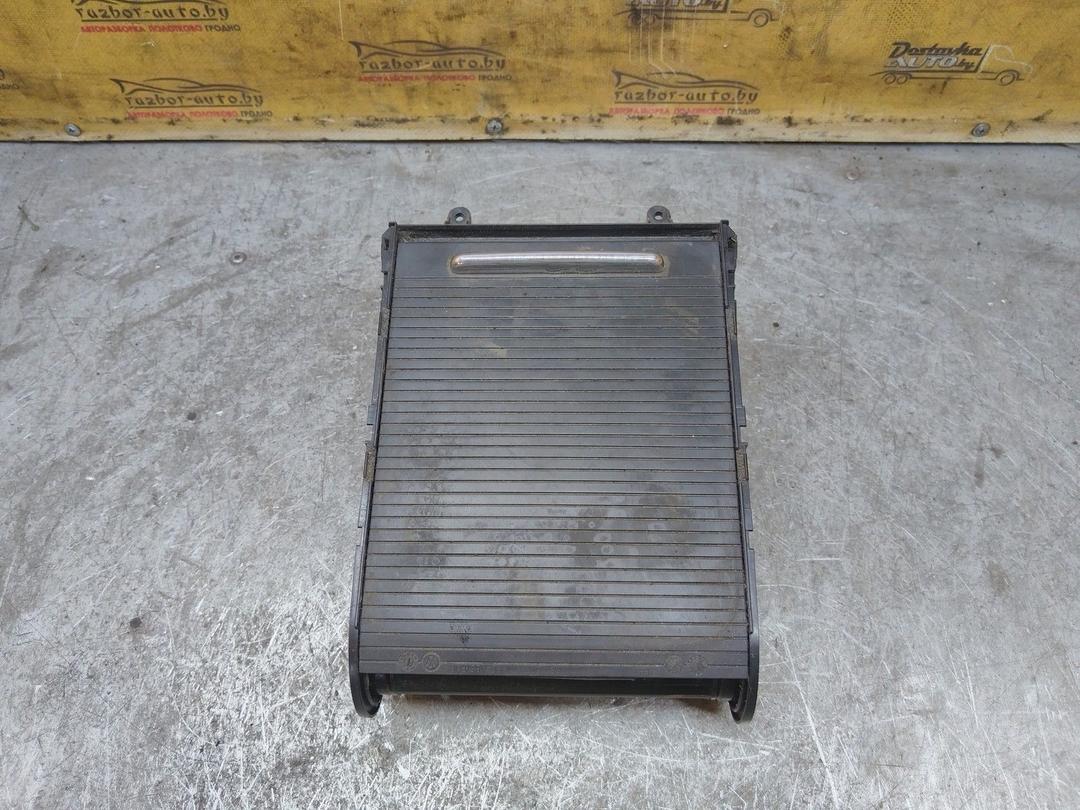 Подстаканник 7ZL9Y9 Volkswagen Passat