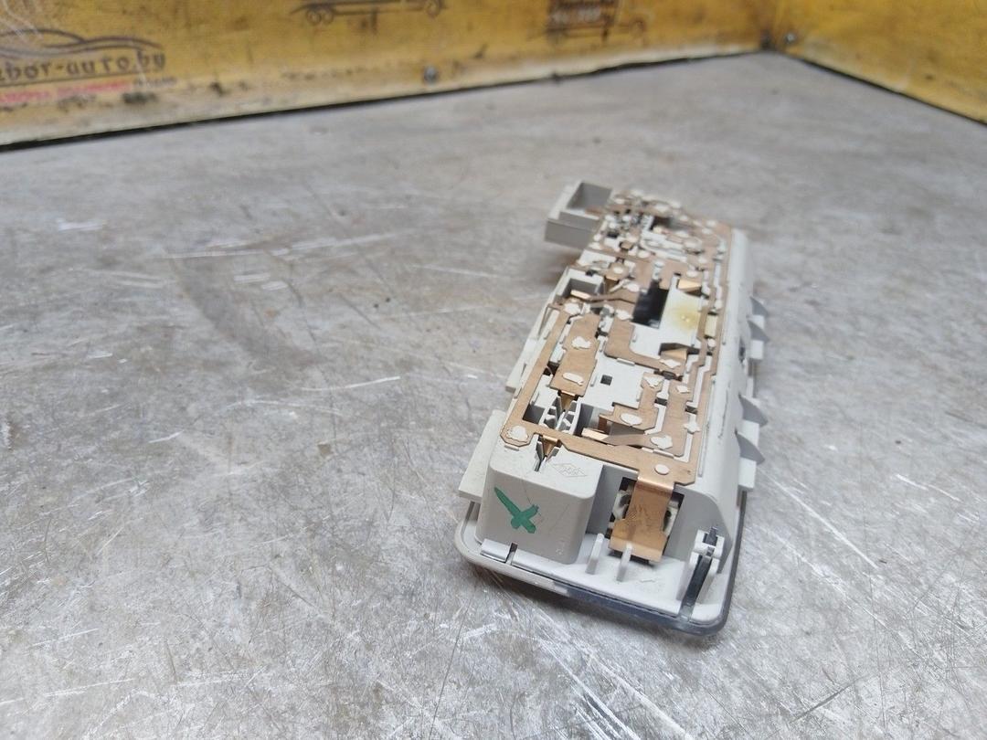 Фонарь салона (плафон) UTQ0YZ Renault Espace купить на авторазборке