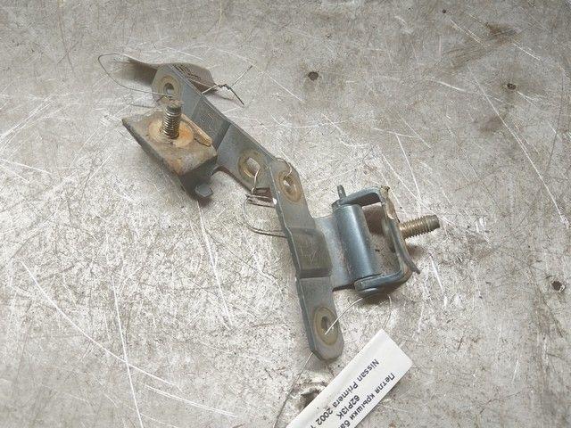 Петля крышки багажника 62PI3K Nissan Primera