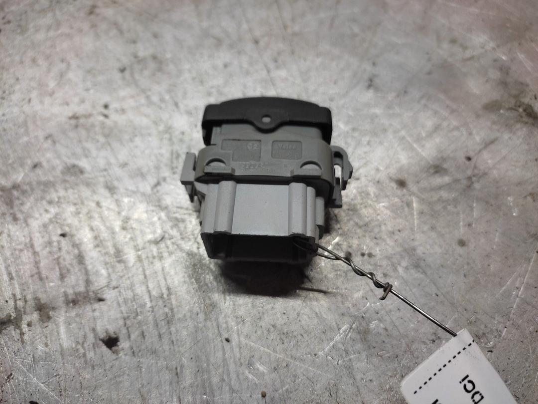 Кнопка антипробуксовочной системы D35JUV Renault Espace - Фото 3