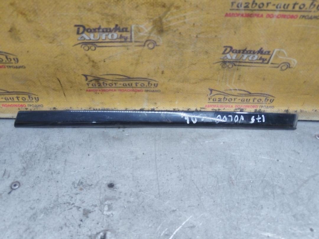 Молдинг двери задней левой 71K7J4 Volvo XC70