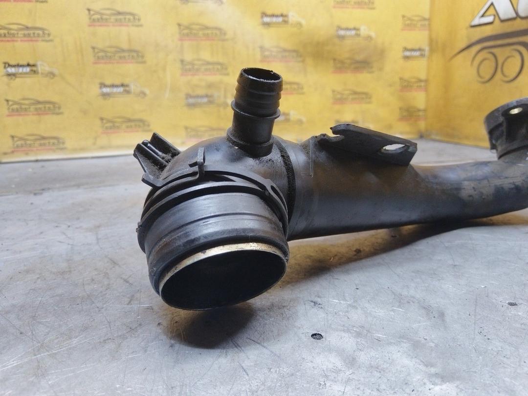 Патрубок турбины 4L3U07 Volkswagen Sharan купить с доставкой