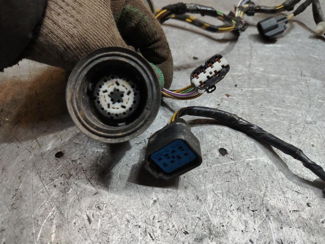 Проводка двери передней левой UXE3ID Ford Focus - Фото 2