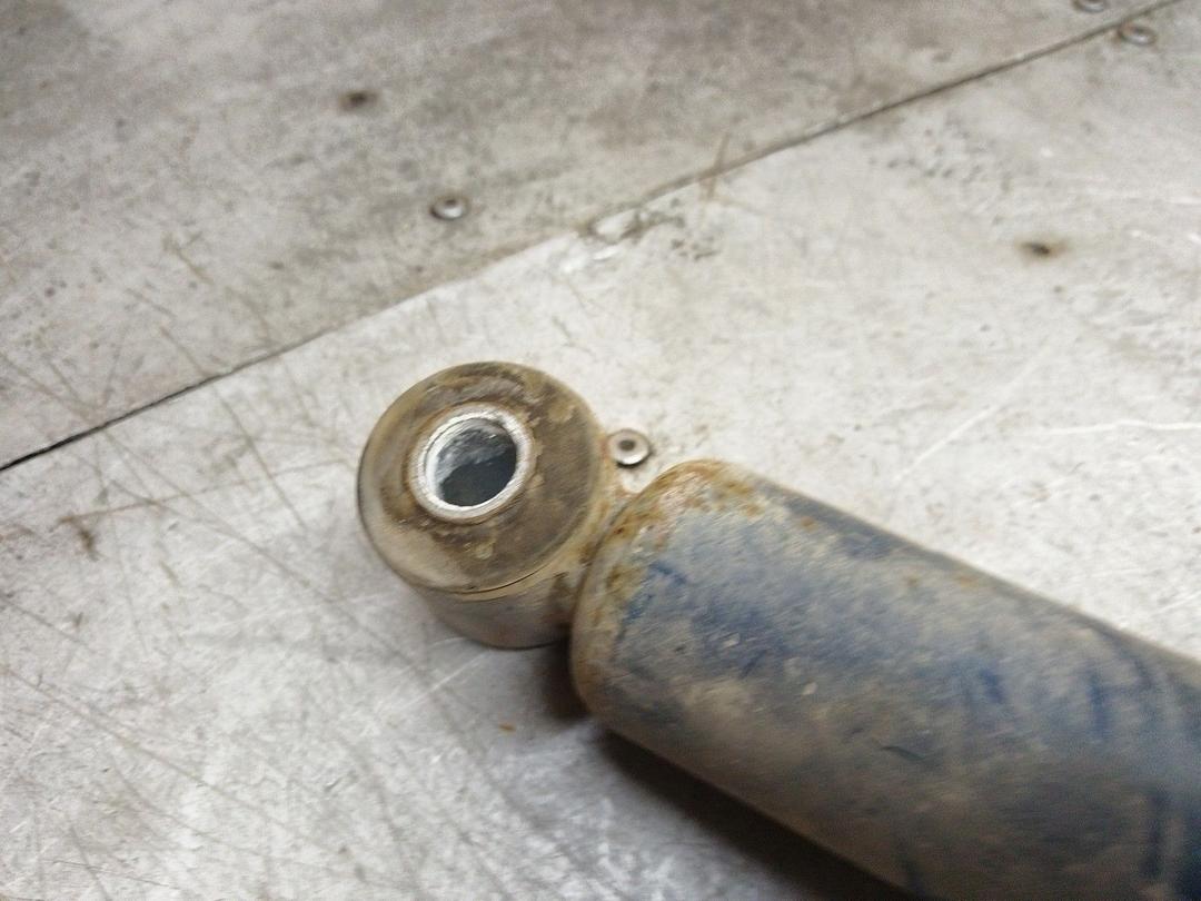 Амортизатор задний левый MHE5ET Opel Astra купить в магазине запчастей бу