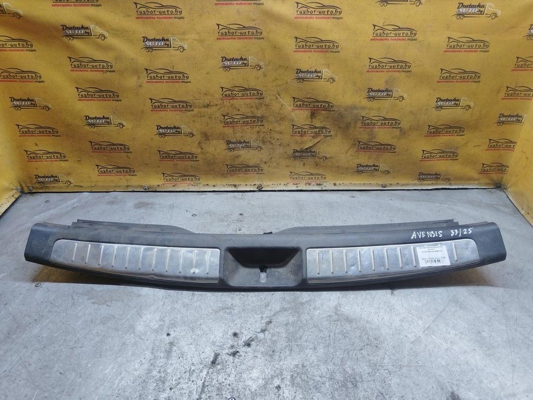 Накладка замка багажника FYJN17 Toyota Avensis купить