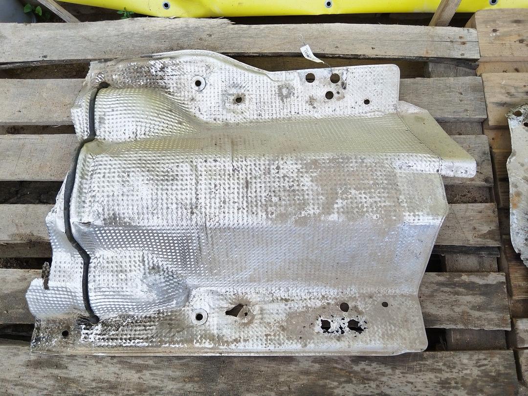 Тепловой экран глушителя 3LKX84 Volkswagen Passat купить на авторазборке