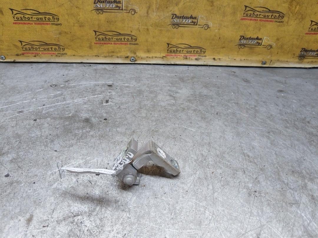 Петля двери передней правой UU9F7Q Volkswagen Polo купить в магазине запчастей бу