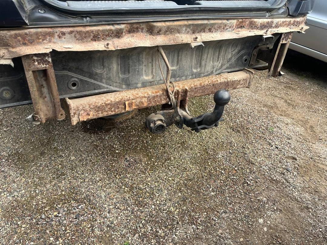 Прицепное устройство (фаркоп) 527KXE Mitsubishi Carisma купить