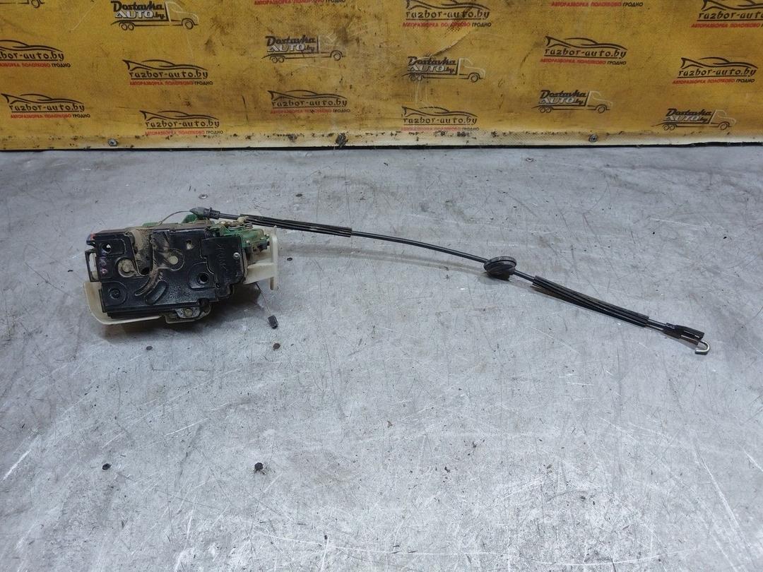 Замок двери передней правой R8P974 Volkswagen Passat