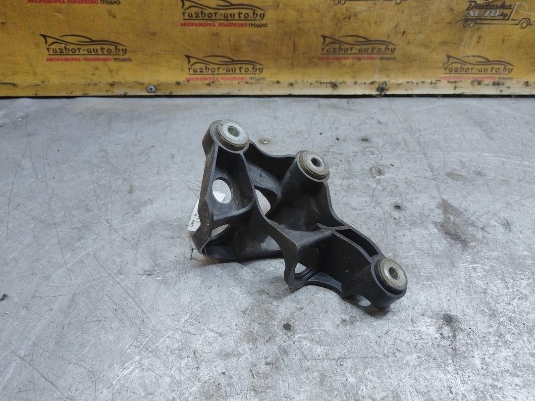 Кронштейн крепления троса КПП D3S679 Skoda Fabia купить с доставкой