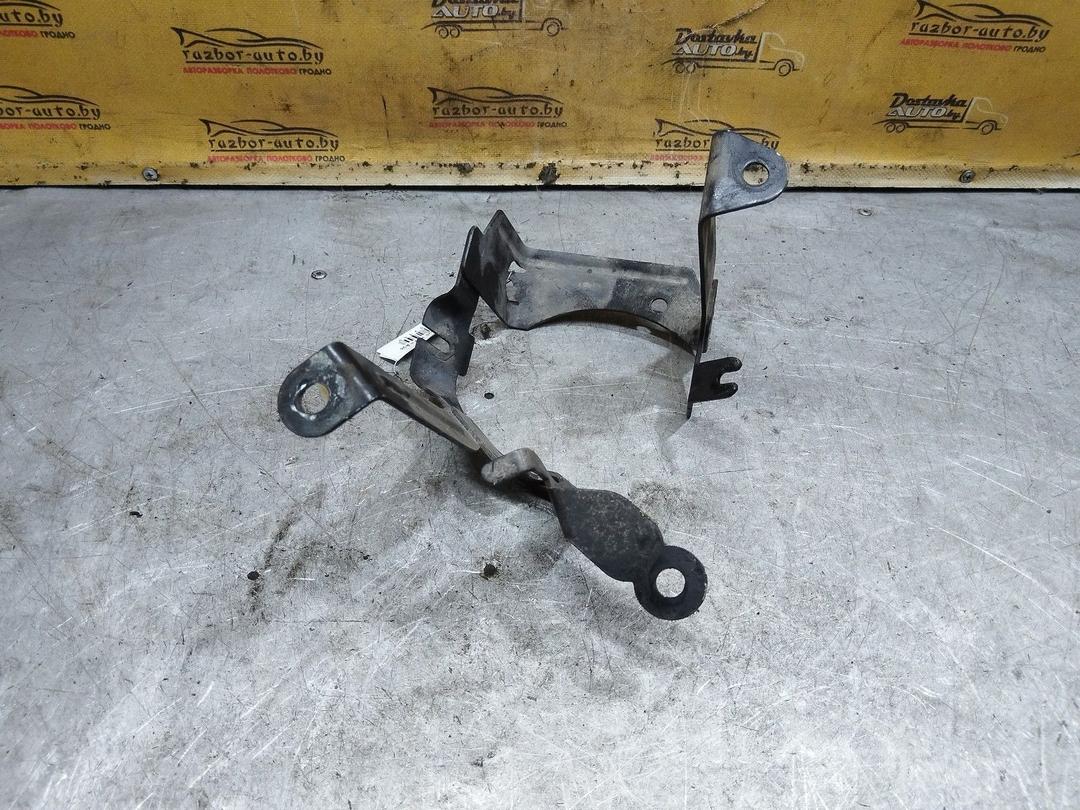 Кронштейн гидроусилителя YESK9F Volkswagen Polo купить с доставкой