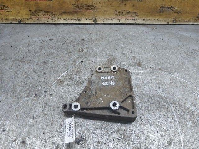 Кронштейн компрессора кондиционера SVN79K Fiat Linea