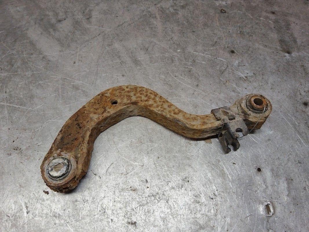 Рычаг задний правый F04CHE Seat Altea купить в магазине запчастей бу