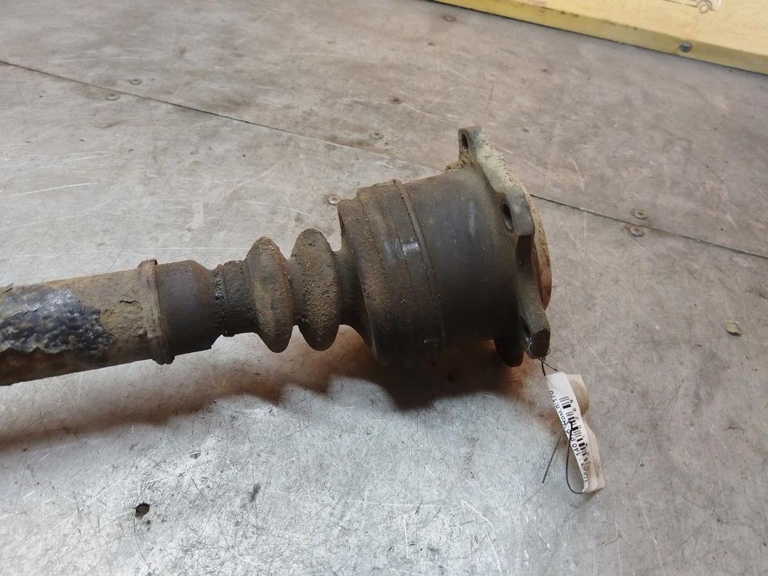 Полуось передняя левая (приводной вал, ШРУС) 4CE40Z Volkswagen Passat купить в магазине запчастей бу