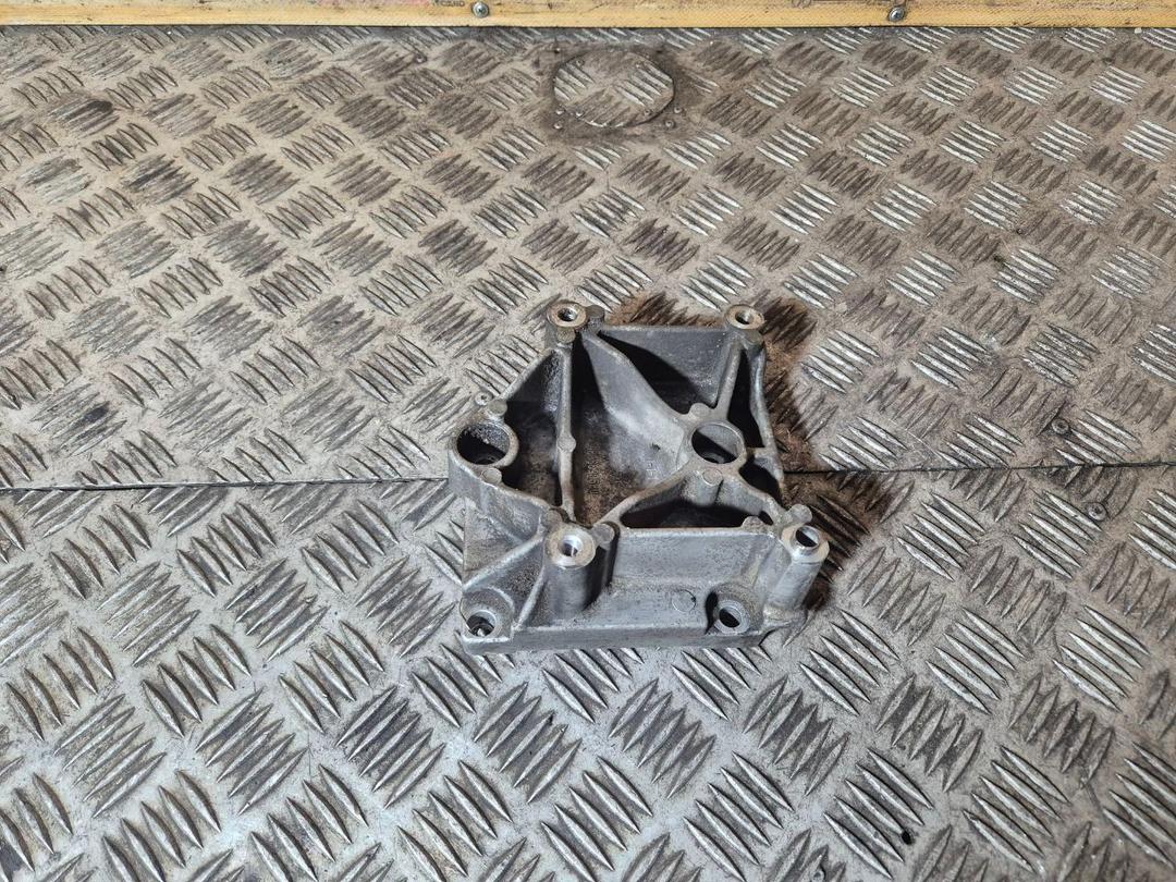 Кронштейн компрессора кондиционера SWUZJV Peugeot 307 - Фото 2