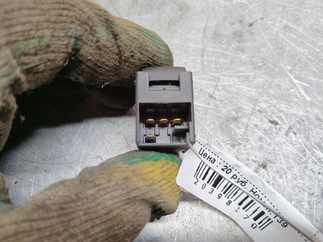 Кнопка стеклоподъемника заднего левого 6HOWKG Volkswagen Golf - Фото 4