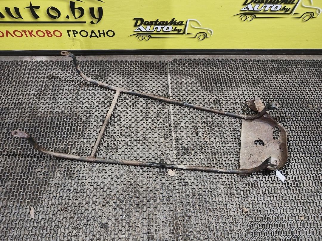 Крепление топливного бака 422811 Peugeot 806