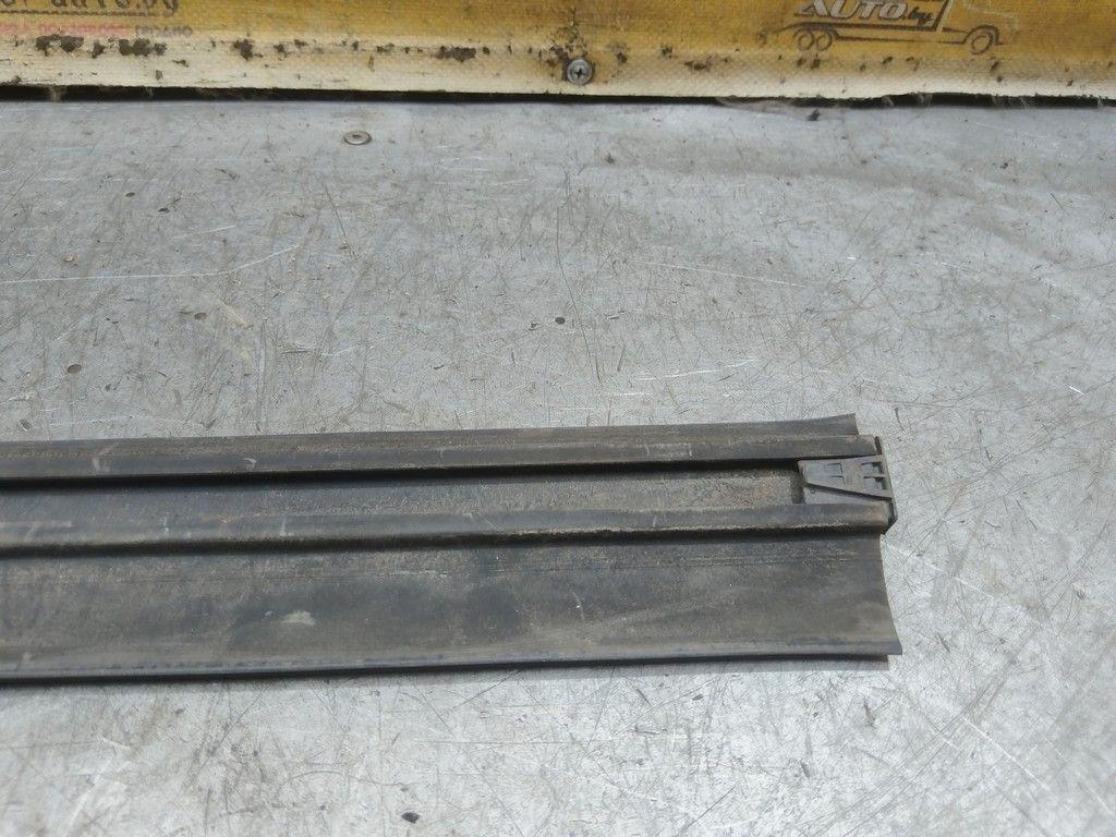 Молдинг двери задней правой ZV1YLC Audi 100 - Фото 4