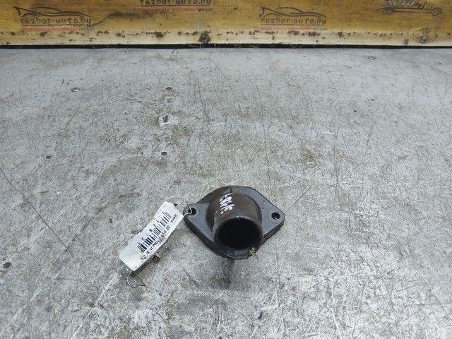 Фланец (тройник) системы охлаждения AV0Z6O Audi A4 купить