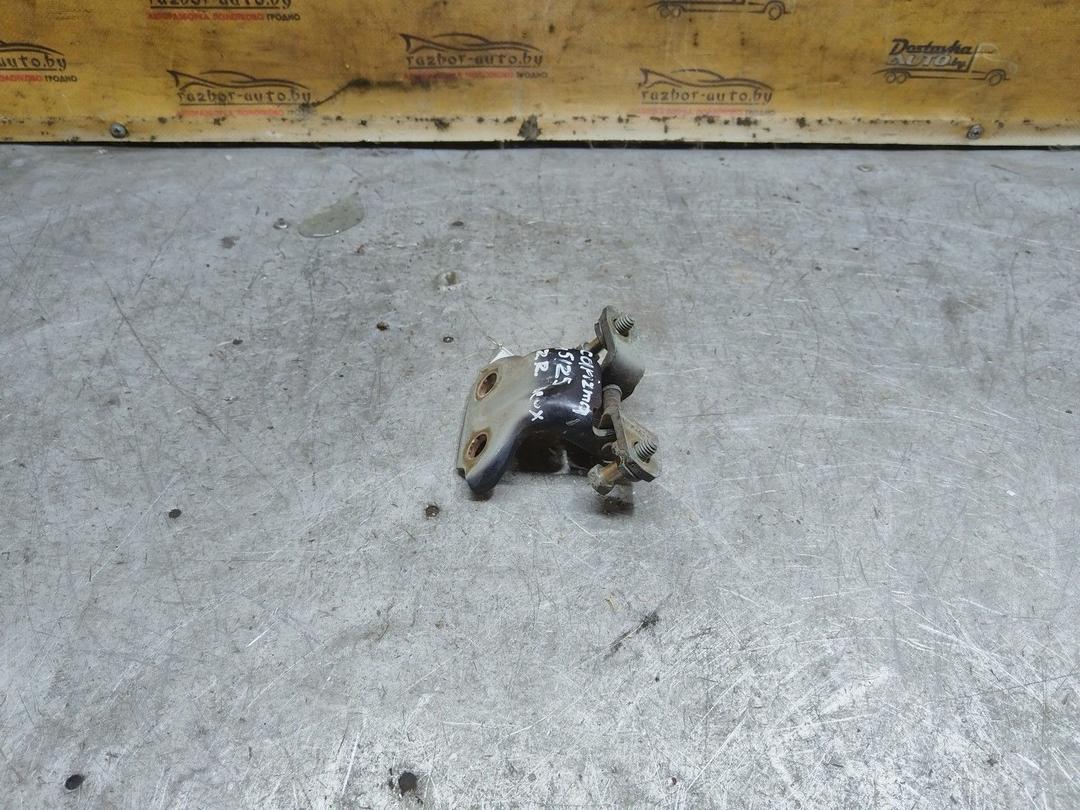 Петля двери задней правой LJYVYR Mitsubishi Carisma купить