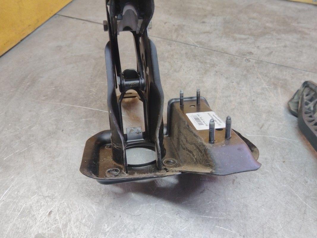 Узел педальный (блок педалей) RMPICU Skoda Octavia купить на авторазборке