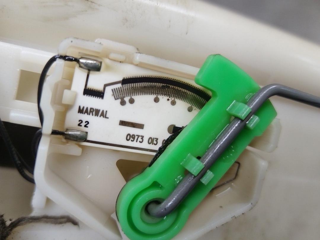 Колба в бак 1JIQ4G Peugeot 306 купить с доставкой