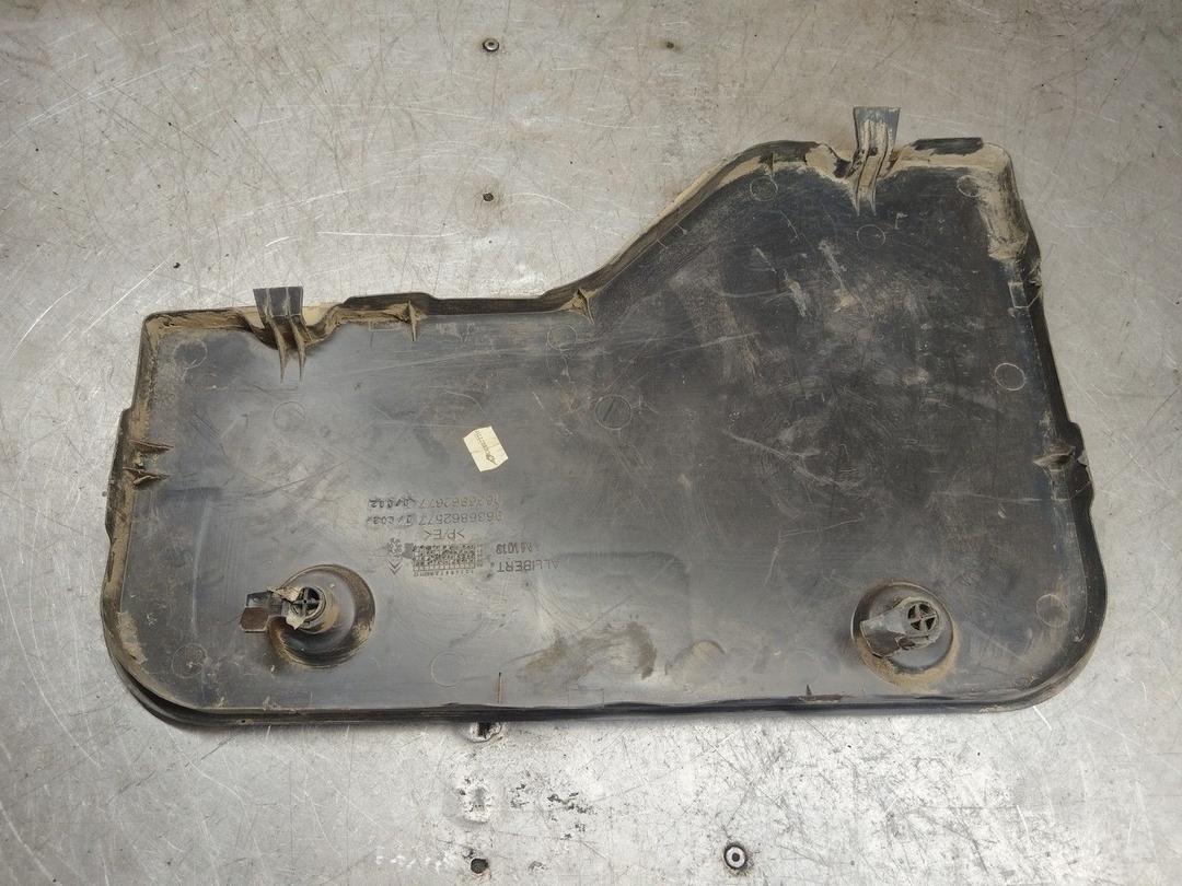 Обшивка багажника ZFL6GD Peugeot Partner купить