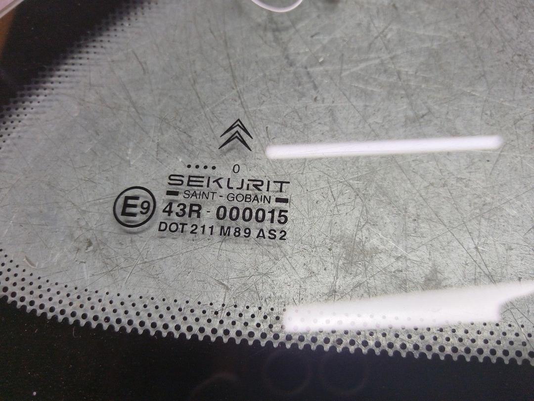 Стекло кузовное боковое правое MP198I Citroen Xsara Picasso купить