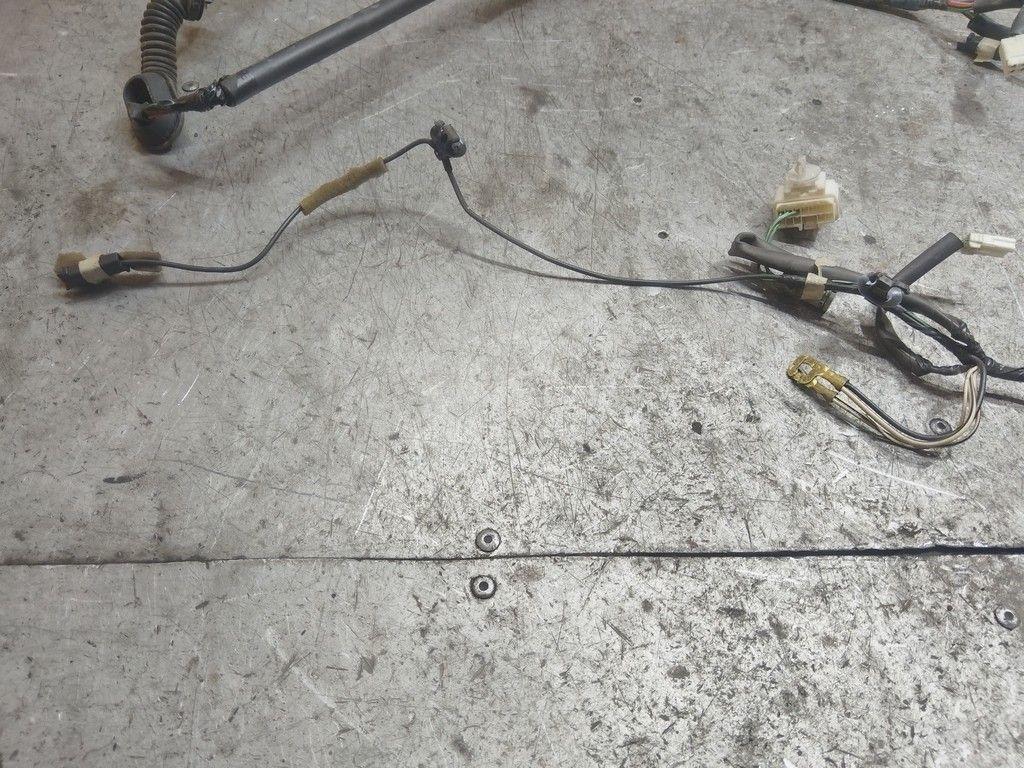 Проводка крышки багажника V0TTJY Toyota Corolla - Фото 4